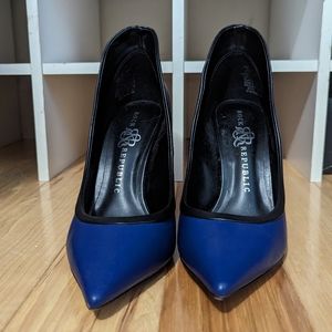 Rock & Republic Chrissie Blue & Black 6.5